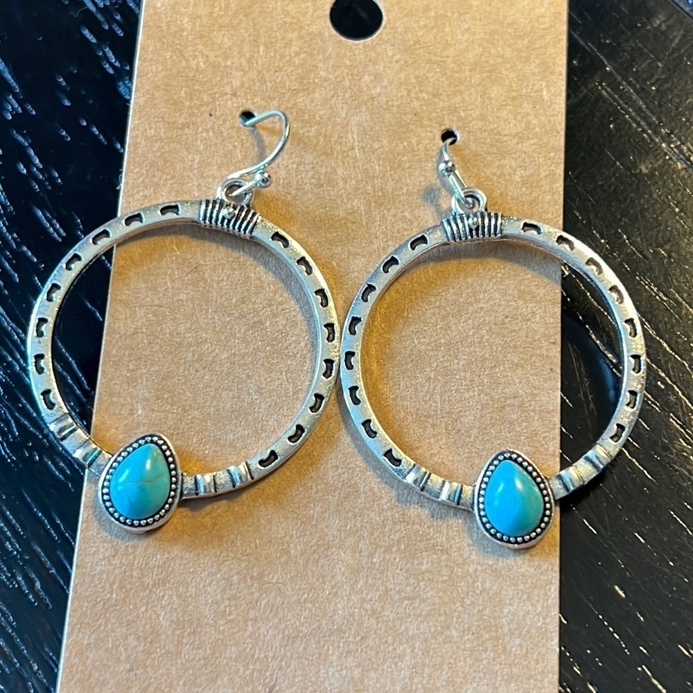 Faux silver and turquoise dangling hoop earrings-NWT